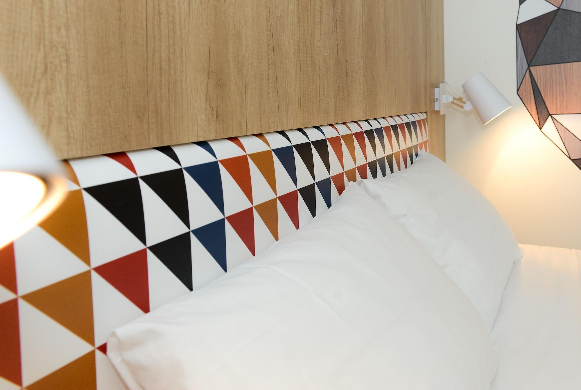 Ibis Styles Caen Centre Historique Hotel Bagian luar foto