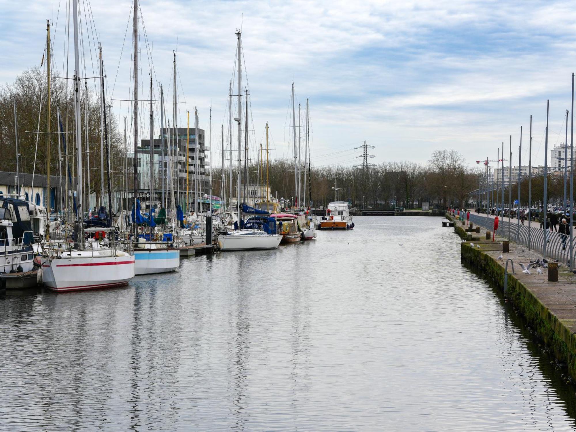 Ibis Styles Caen Centre Historique Hotel Bagian luar foto