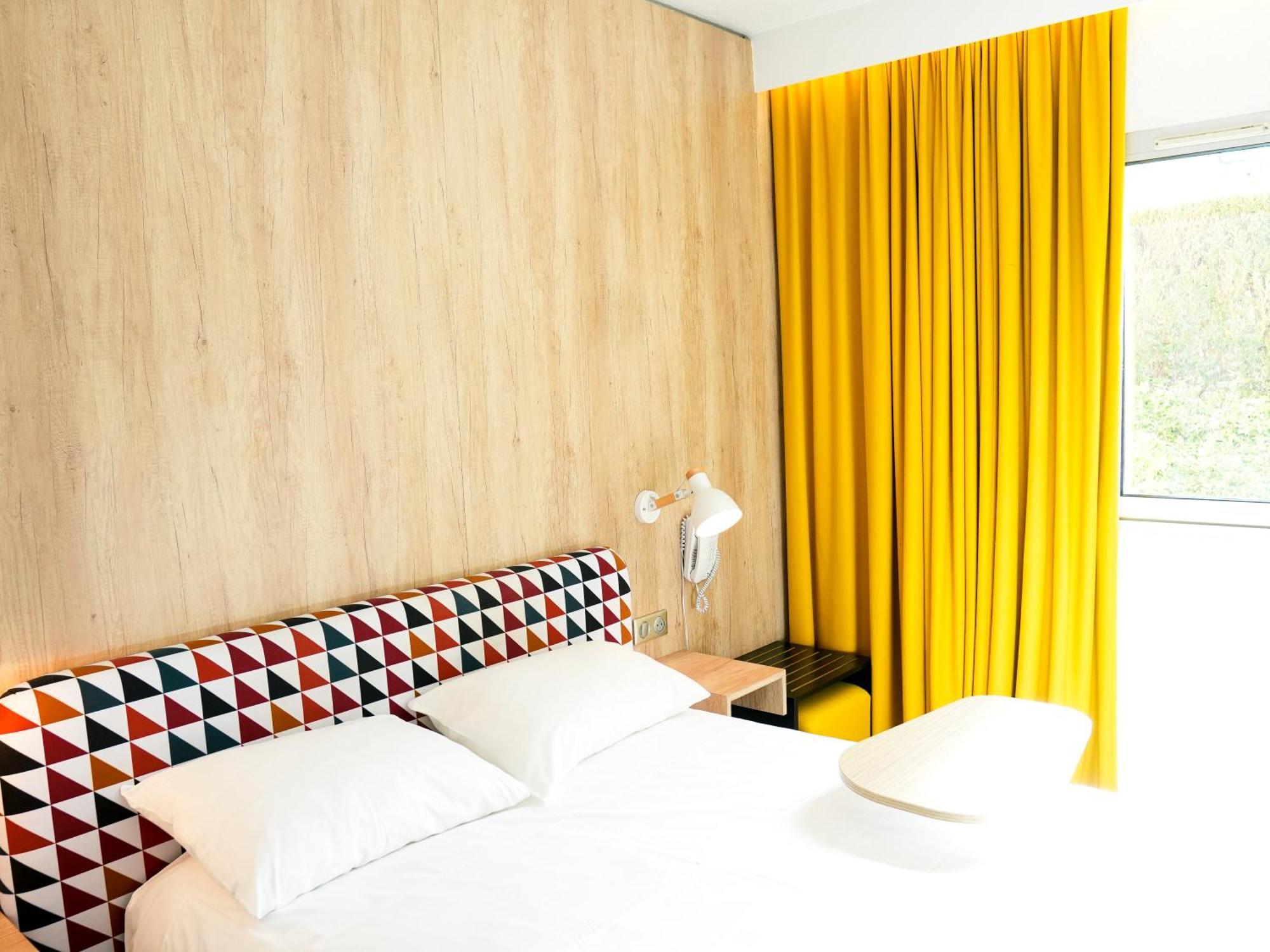 Ibis Styles Caen Centre Historique Hotel Bagian luar foto