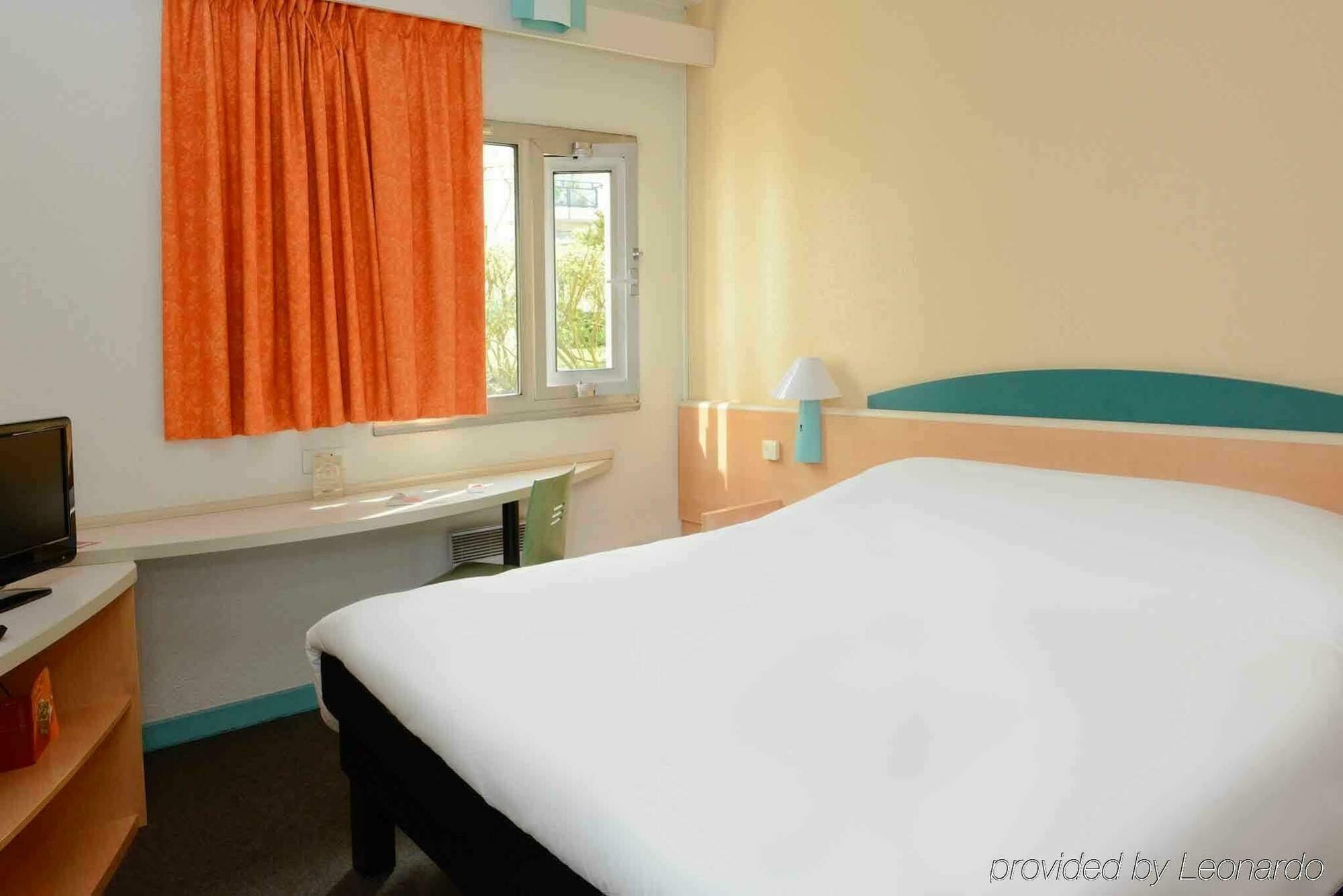 Ibis Styles Caen Centre Historique Hotel Bagian luar foto